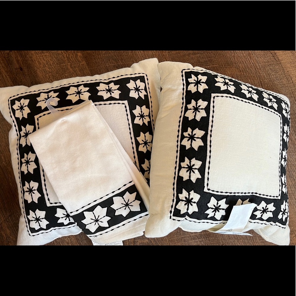 Throw pillow and Towel set perfect for holiday/winter decor